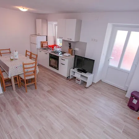 Robinson Jela Hébergement de vacances Bogomolje