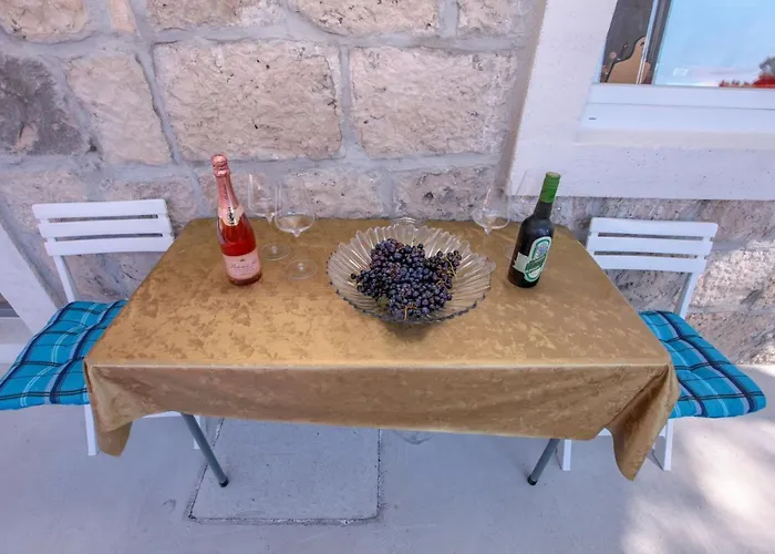 Robinson Jela Hébergement de vacances Bogomolje