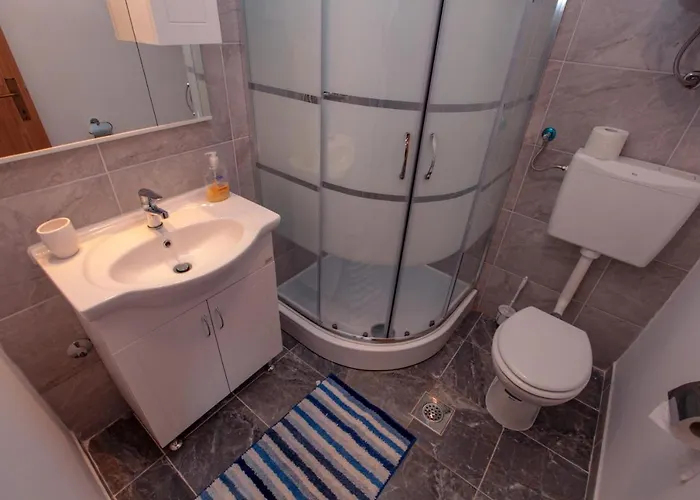 Robinson Jela Hébergement de vacances Bogomolje