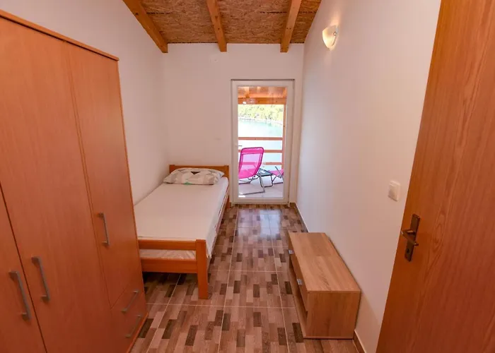 Robinson Jela Ferienhaus Bogomolje