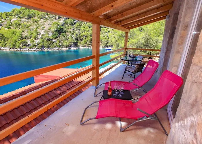 Robinson Jela * Bogomolje